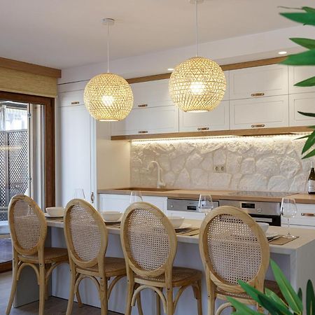 Villa Seashell -Wonderful Newly Renovated Villa On The Beach Galatás Exteriör bild