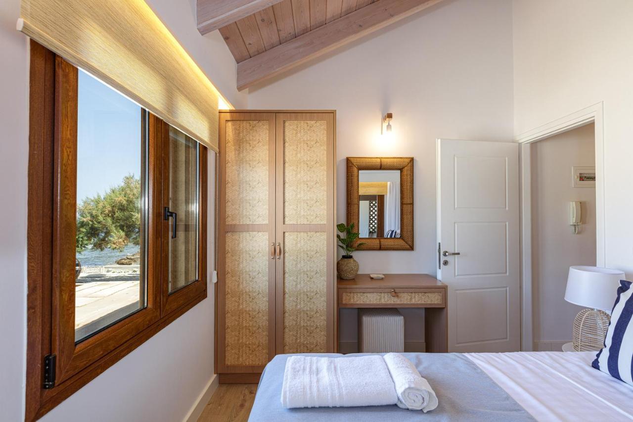 Villa Seashell -Wonderful Newly Renovated Villa On The Beach Galatás Exteriör bild