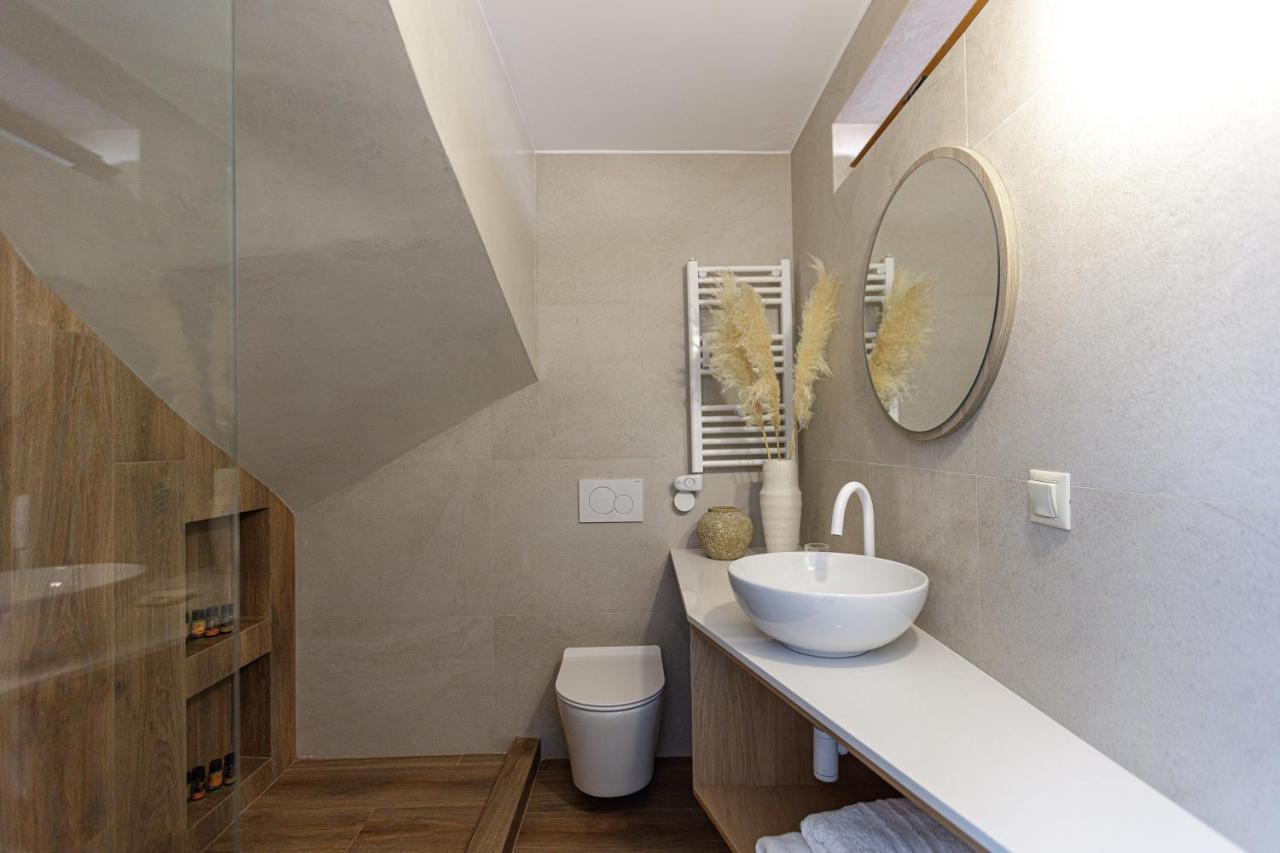 Villa Seashell -Wonderful Newly Renovated Villa On The Beach Galatás Exteriör bild