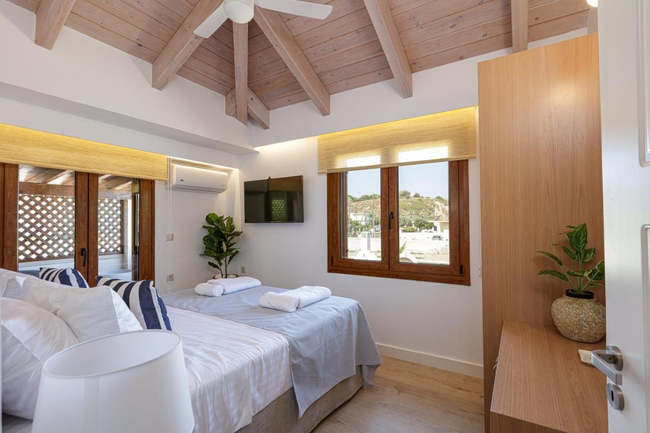 Villa Seashell -Wonderful Newly Renovated Villa On The Beach Galatás Exteriör bild