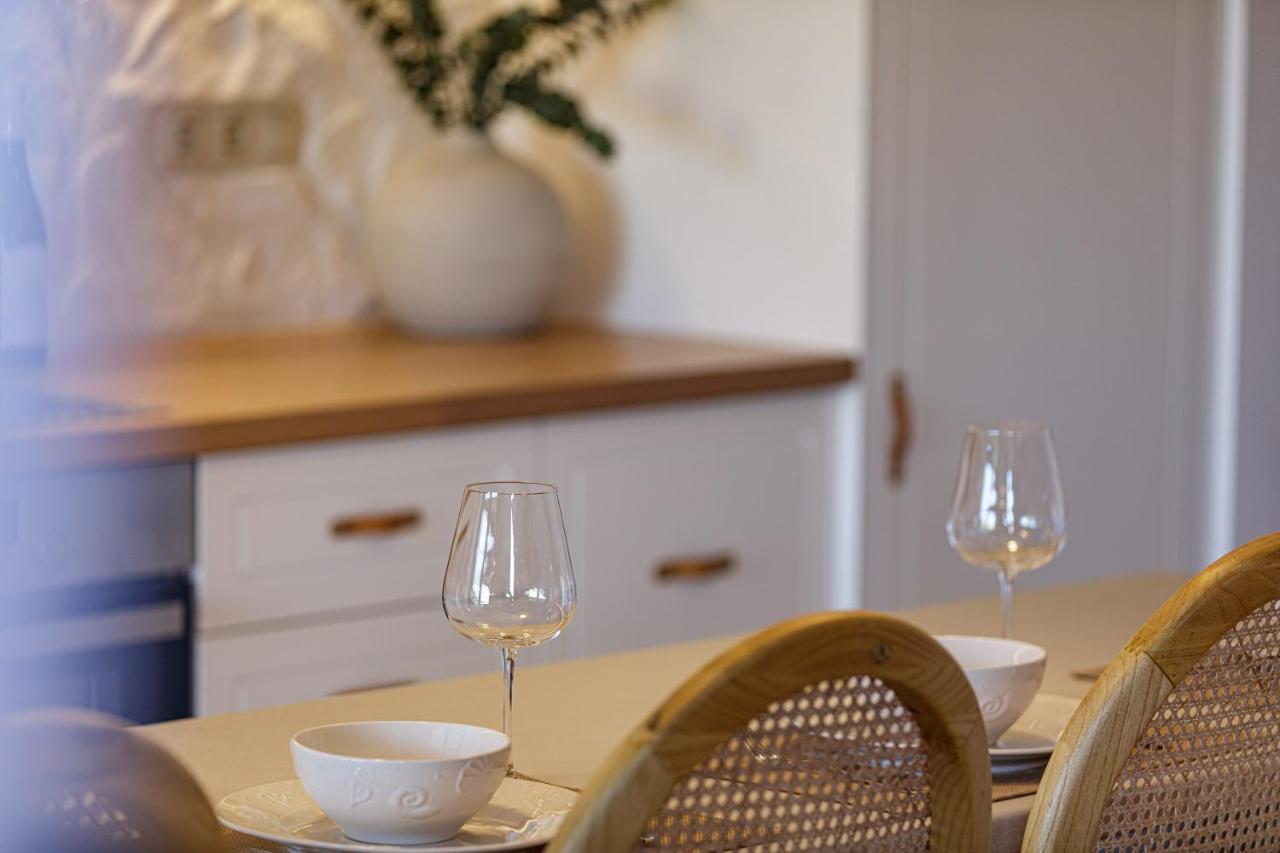Villa Seashell -Wonderful Newly Renovated Villa On The Beach Galatás Exteriör bild