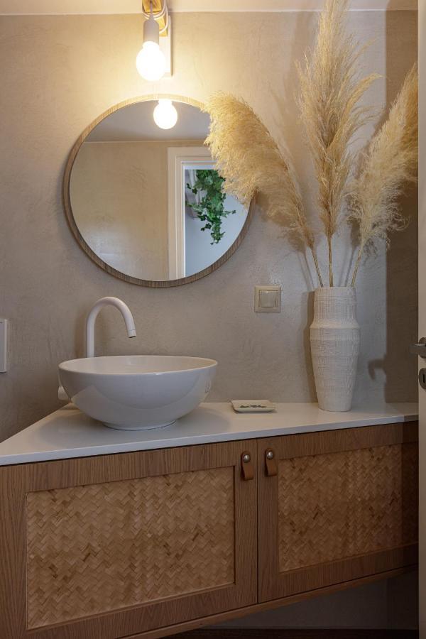 Villa Seashell -Wonderful Newly Renovated Villa On The Beach Galatás Exteriör bild