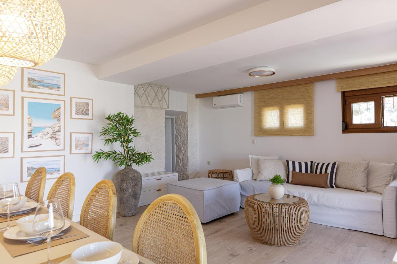 Villa Seashell -Wonderful Newly Renovated Villa On The Beach Galatás Exteriör bild