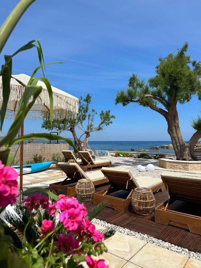 Villa Seashell -Wonderful Newly Renovated Villa On The Beach Galatás Exteriör bild